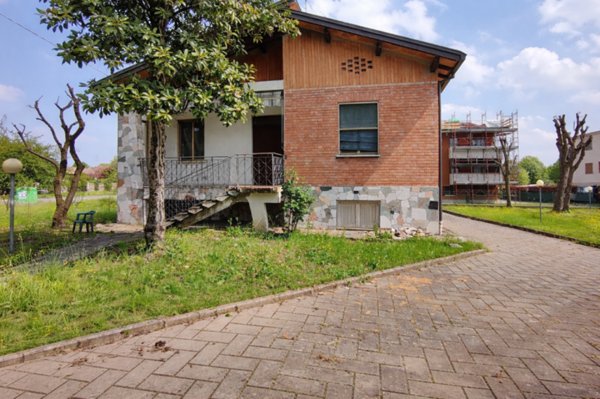 casa indipendente in vendita a Montechiarugolo in zona Tortiano