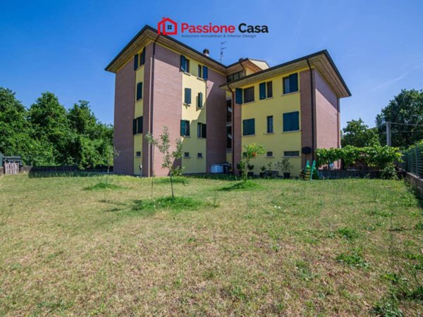 appartamento in vendita a Montechiarugolo in zona Basilicagoiano
