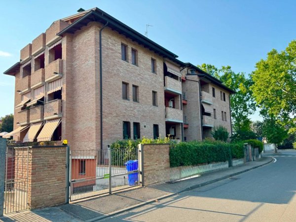 appartamento in vendita a Montechiarugolo in zona Monticelli Terme