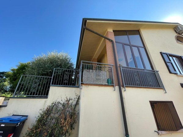 casa indipendente in vendita a Montechiarugolo
