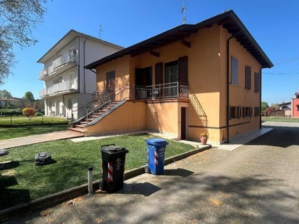 casa indipendente in vendita a Montechiarugolo in zona Monticelli Terme