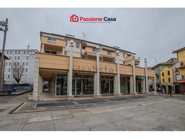 appartamento in vendita a Montechiarugolo in zona Monticelli Terme