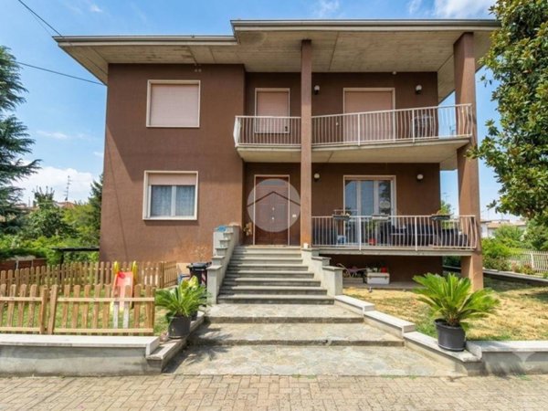 appartamento in vendita a Montechiarugolo in zona Monticelli Terme