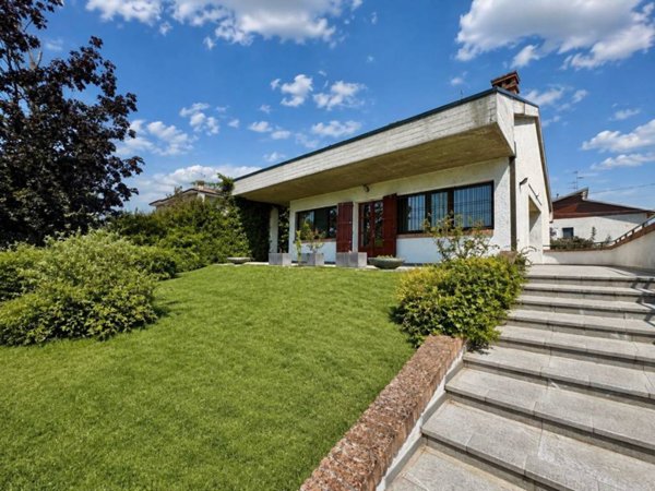 casa indipendente in vendita a Montechiarugolo in zona Basilicanova