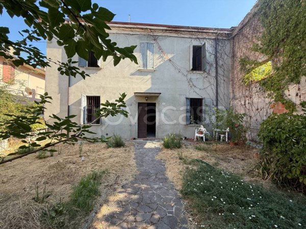 casa indipendente in vendita a Montechiarugolo in zona Basilicagoiano