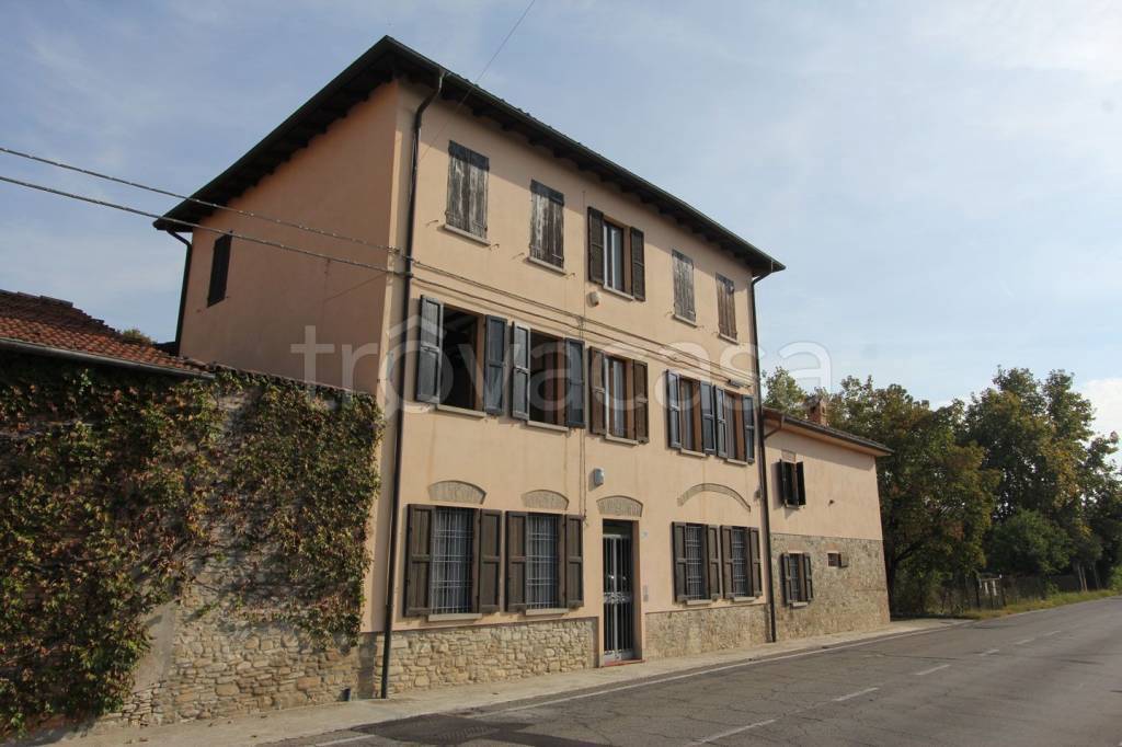 appartamento in vendita a Montechiarugolo in zona Basilicanova
