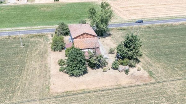 casa indipendente in vendita a Montechiarugolo in zona Castello