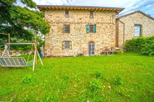 casa indipendente in vendita a Neviano degli Arduini in zona Romazza