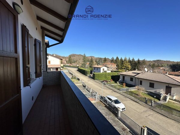 appartamento in vendita a Neviano degli Arduini in zona Piazza