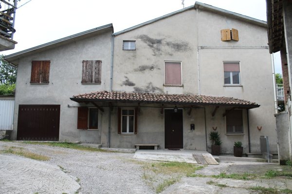 appartamento in vendita a Neviano degli Arduini in zona Piazza