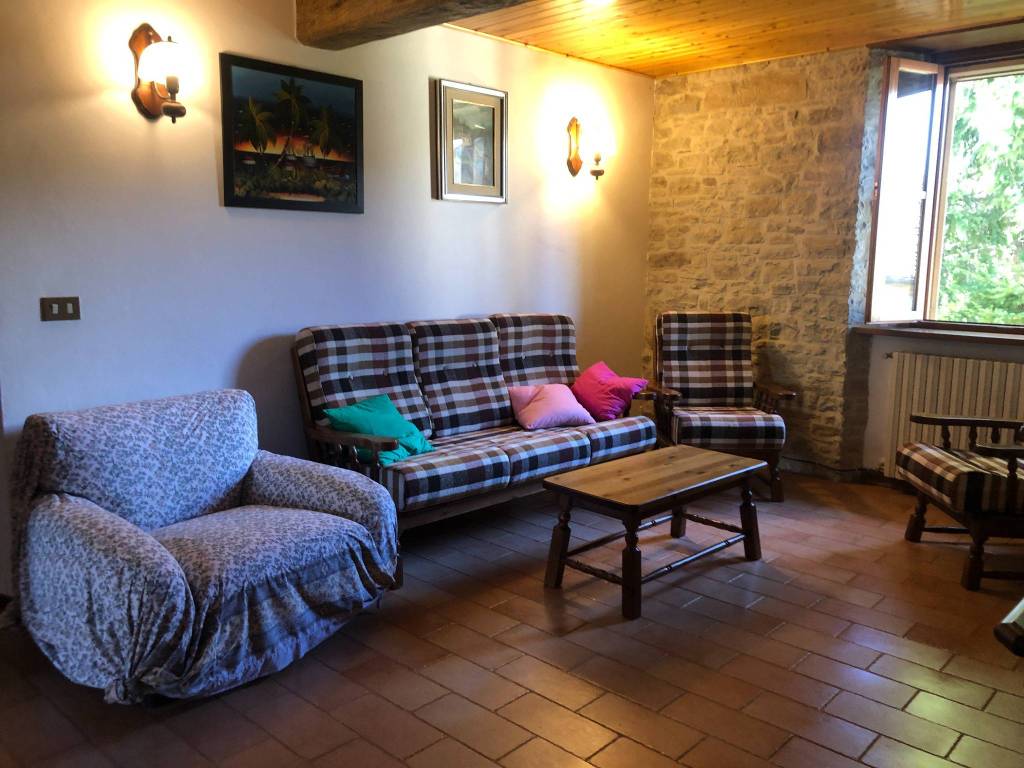 appartamento in vendita a Neviano degli Arduini in zona Scurano