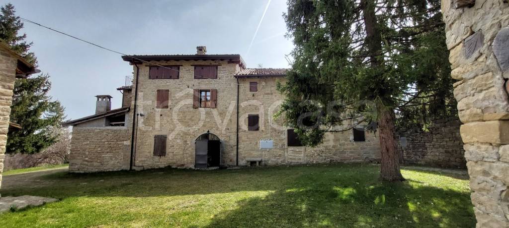 appartamento in vendita a Neviano degli Arduini in zona Scurano