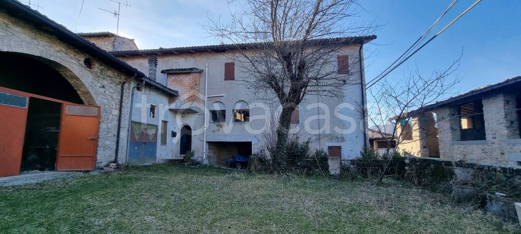 appartamento in vendita a Neviano degli Arduini in zona Cedogno
