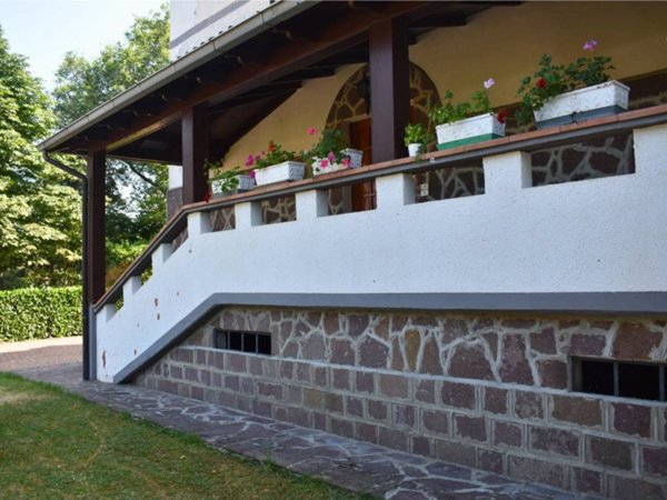 casa indipendente in vendita a Neviano degli Arduini in zona Piazza