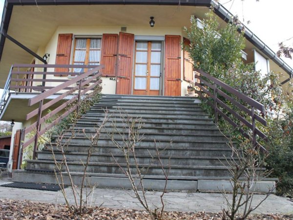 casa indipendente in vendita a Neviano degli Arduini in zona Piazza
