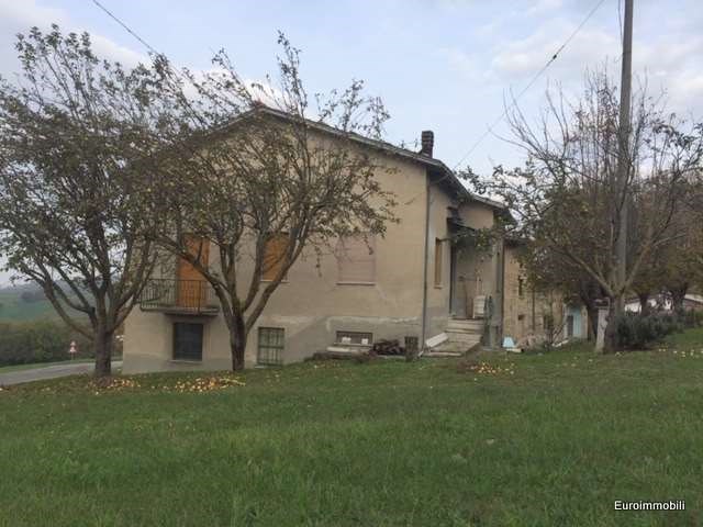 casa indipendente in vendita a Neviano degli Arduini in zona Bazzano