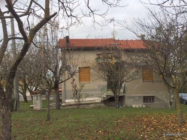 casa indipendente in vendita a Neviano degli Arduini in zona Bazzano