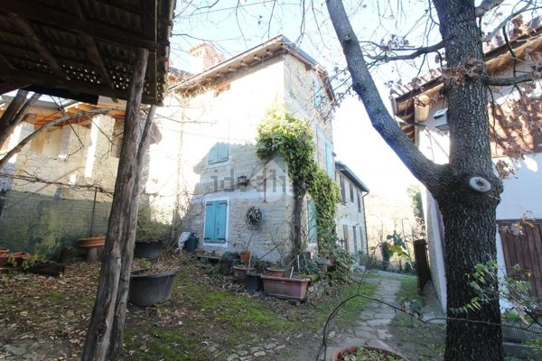 casa semindipendente in vendita a Neviano degli Arduini
