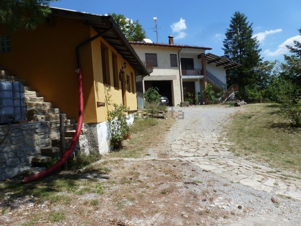casa indipendente in vendita a Neviano degli Arduini in zona Scurano