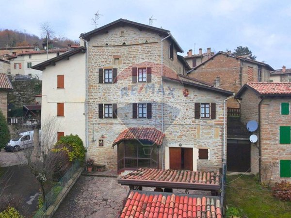 appartamento in vendita a Neviano degli Arduini in zona Scurano