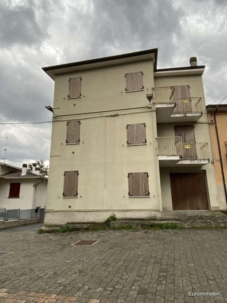 appartamento in vendita a Neviano degli Arduini in zona Piazza