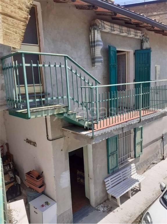 casa indipendente in vendita a Neviano degli Arduini in zona Cedogno