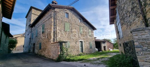 casa indipendente in vendita a Neviano degli Arduini in zona Cedogno