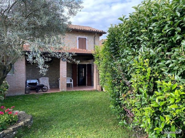 appartamento in vendita a Neviano degli Arduini in zona Ariolla