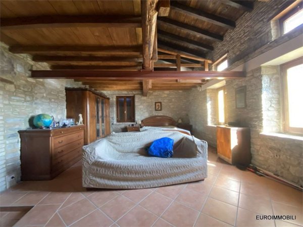 casa indipendente in vendita a Neviano degli Arduini in zona Cedogno