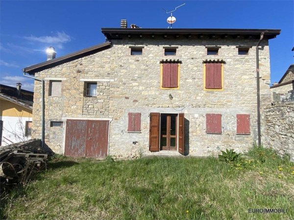 casa indipendente in vendita a Neviano degli Arduini in zona Cedogno