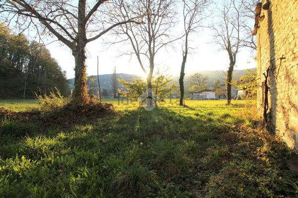 casa indipendente in vendita a Neviano degli Arduini in zona Quinzo