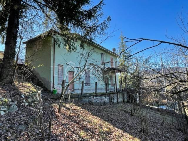 casa indipendente in vendita a Neviano degli Arduini in zona Castelmozzano