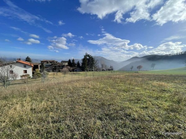 terreno edificabile in vendita a Neviano degli Arduini in zona Magrignano