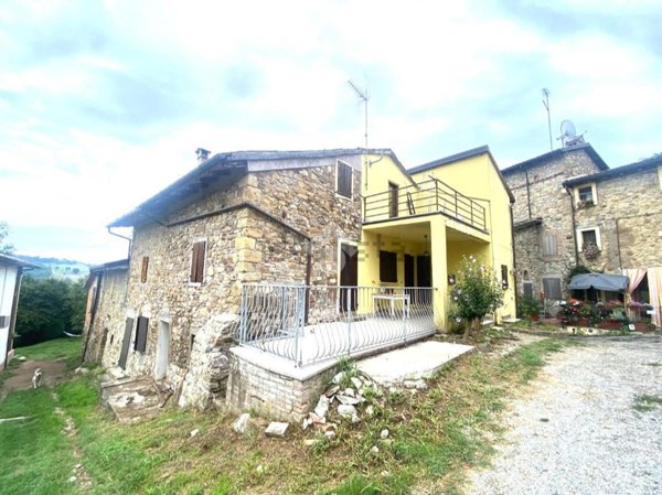 casa indipendente in vendita a Neviano degli Arduini
