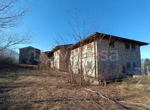 terreno edificabile in vendita a Neviano degli Arduini in zona Sasso
