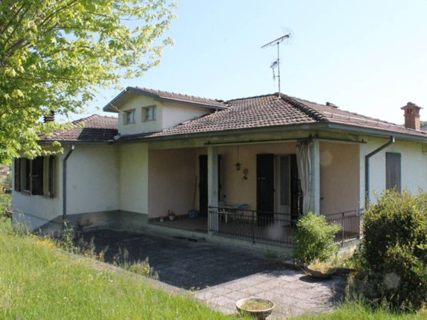 casa indipendente in vendita a Neviano degli Arduini in zona Piazza