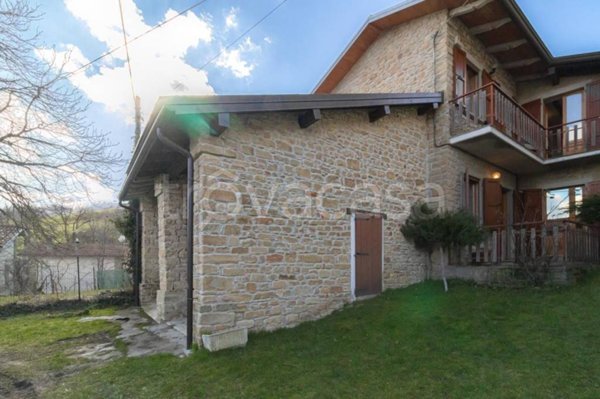 casa indipendente in vendita a Neviano degli Arduini in zona Scurano