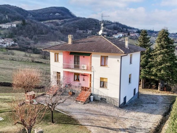 casa indipendente in vendita a Neviano degli Arduini in zona Mediano
