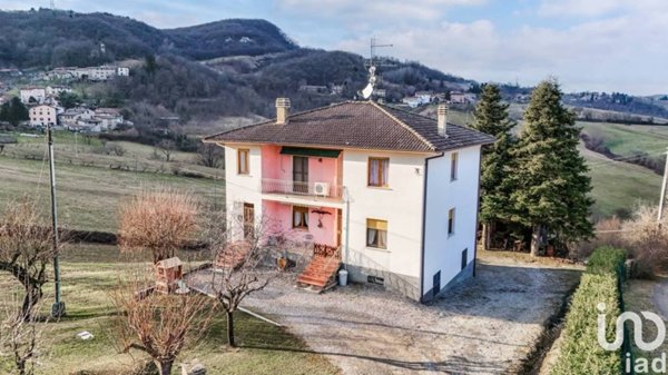 casa indipendente in vendita a Neviano degli Arduini in zona Mediano