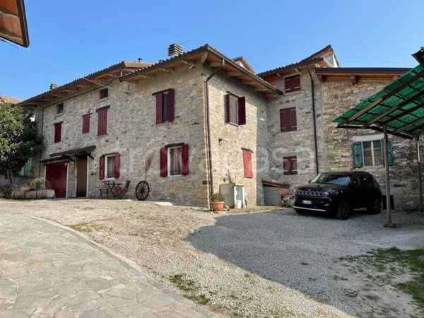 casa indipendente in vendita a Neviano degli Arduini in zona Sasso