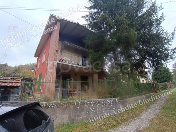appartamento in vendita a Neviano degli Arduini in zona Ceretolo