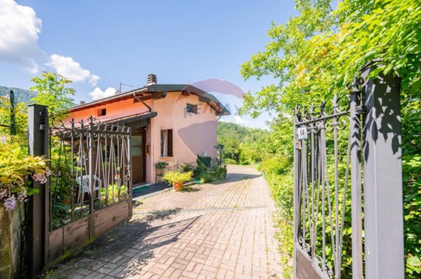 casa indipendente in vendita a Neviano degli Arduini in zona Sasso