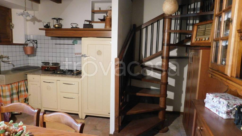 appartamento in vendita a Neviano degli Arduini in zona Scurano