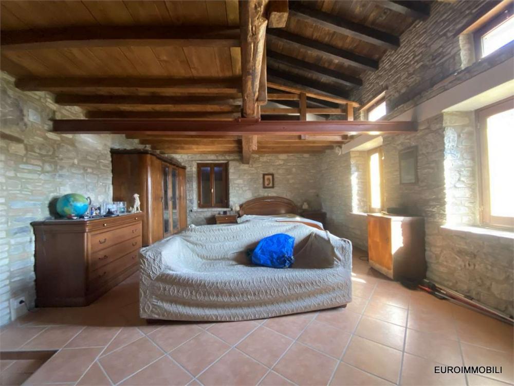 casa indipendente in vendita a Neviano degli Arduini in zona Cedogno