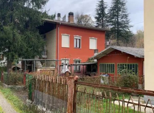 casa indipendente in vendita a Neviano degli Arduini in zona Piazza