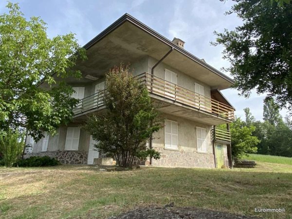 villa in vendita a Neviano degli Arduini in zona Bazzano