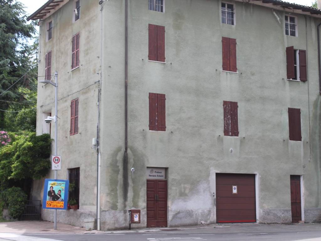casa indipendente in vendita a Neviano degli Arduini in zona Piazza