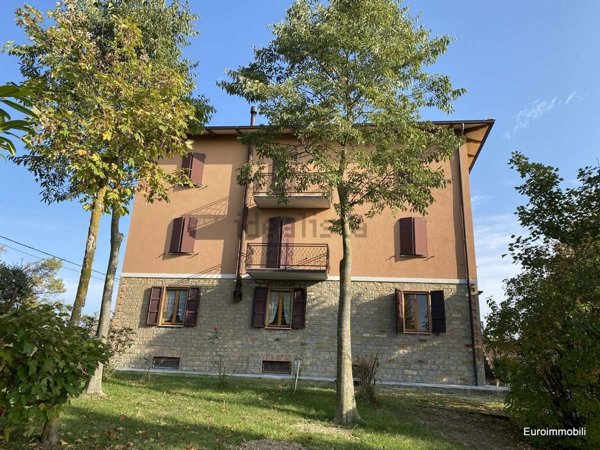 casa indipendente in vendita a Neviano degli Arduini in zona Piazza