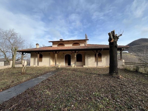 casa indipendente in vendita a Neviano degli Arduini in zona Scurano