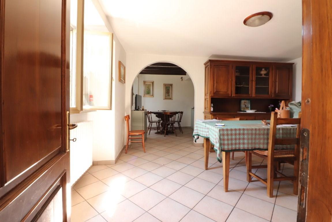 casa indipendente in vendita a Neviano degli Arduini in zona Piazza